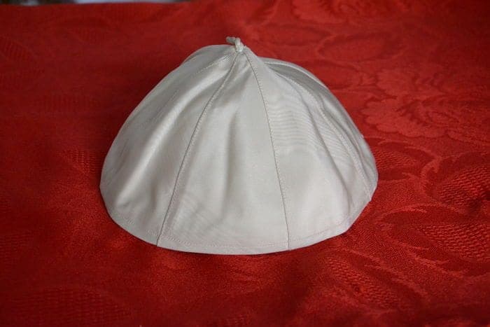 Skullcap worn by Pope Francis up for on-line auction