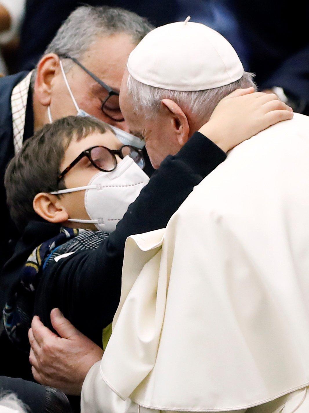Freedom comes from serving others, pope says at audience