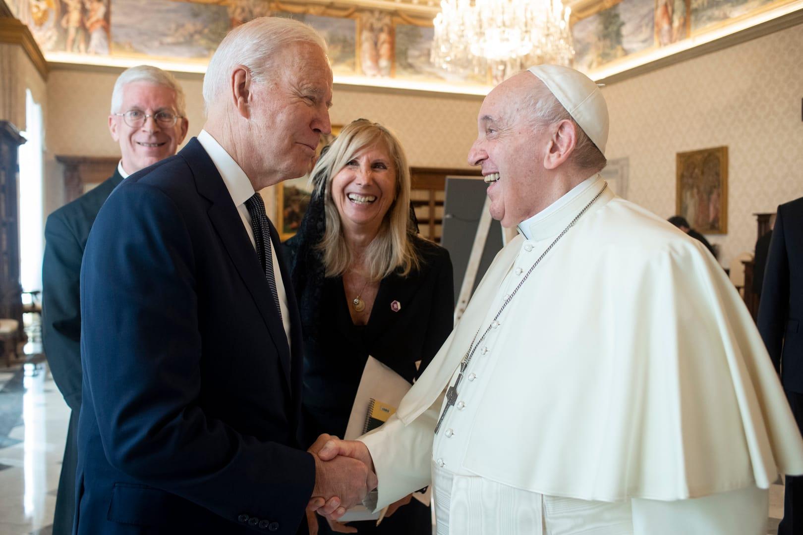 Biden: Pope told him he should ‘keep receiving communion’