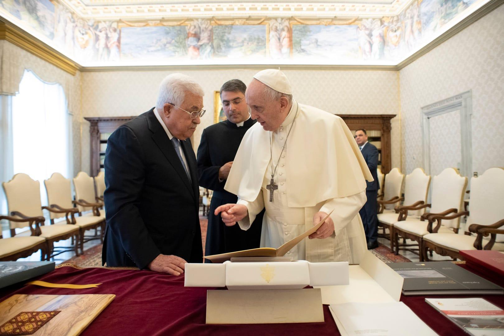 Palestinian leader meets pope, Vatican secretary of state