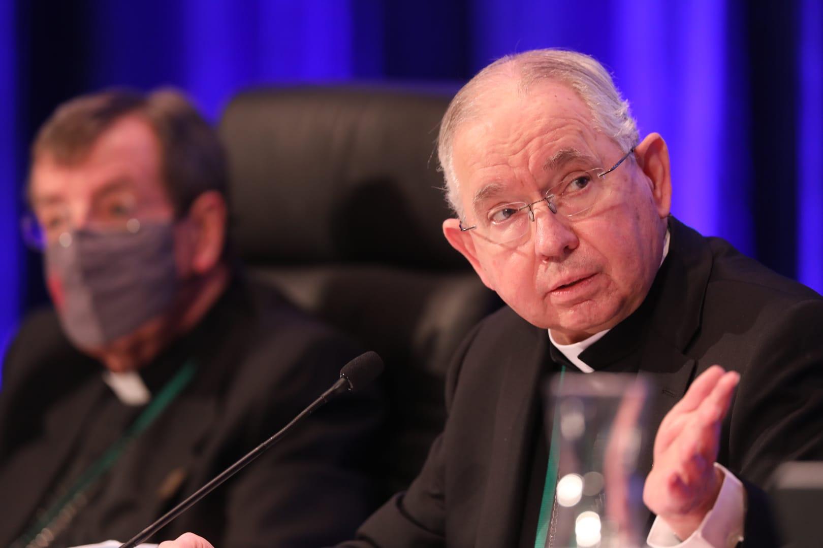 U.S. bishops overwhelmingly approve document on the Eucharist