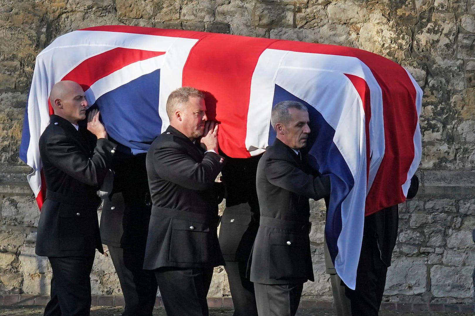 Locals gather to pay respects to longtime British lawmaker