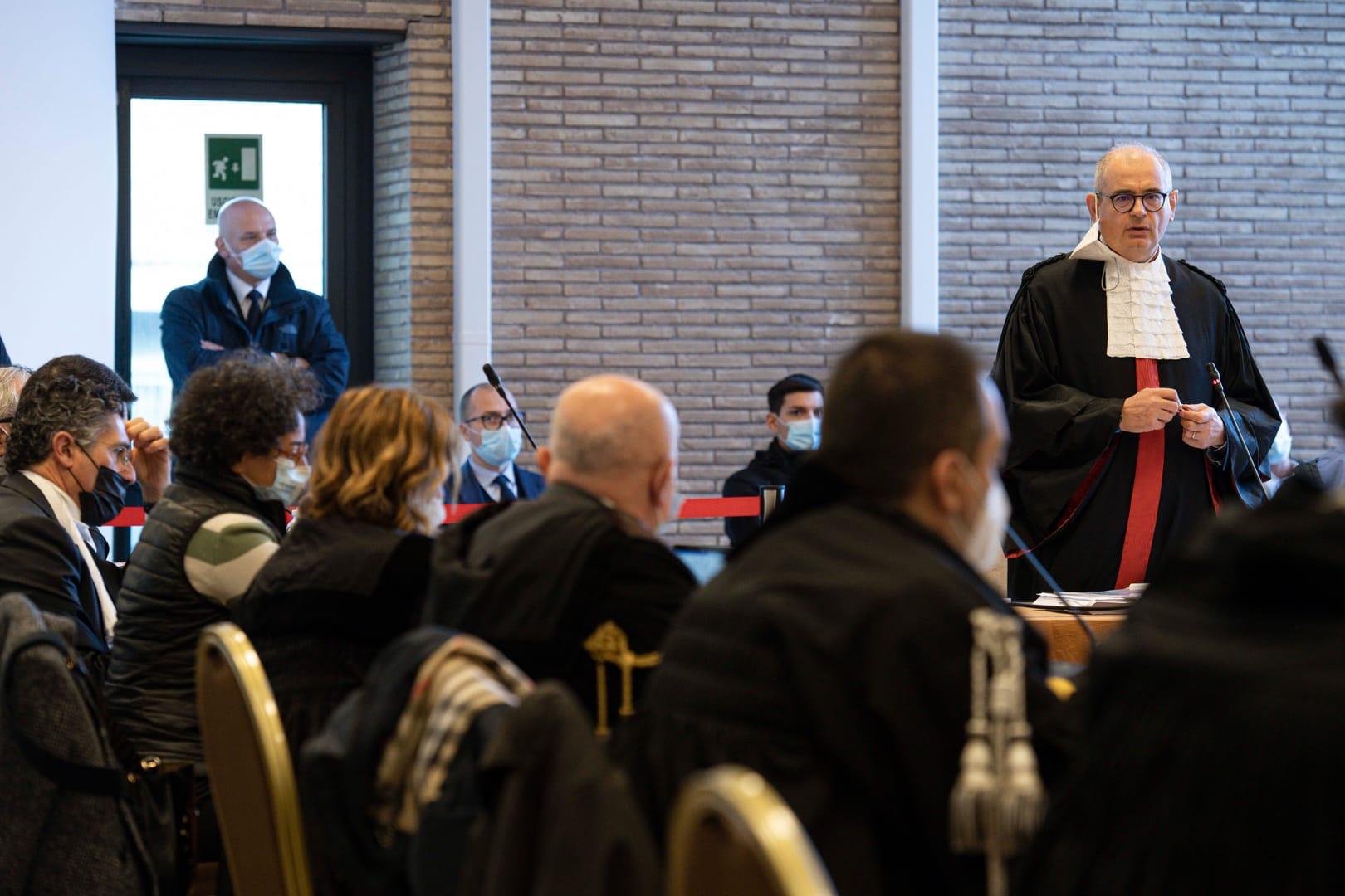 Despite setbacks, Vatican editorial defends trial procedures