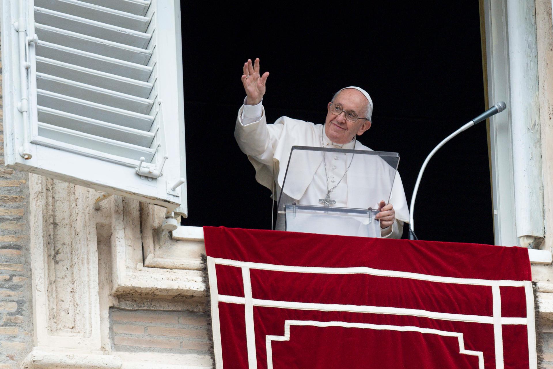 Jesus renews love for life, pope says
