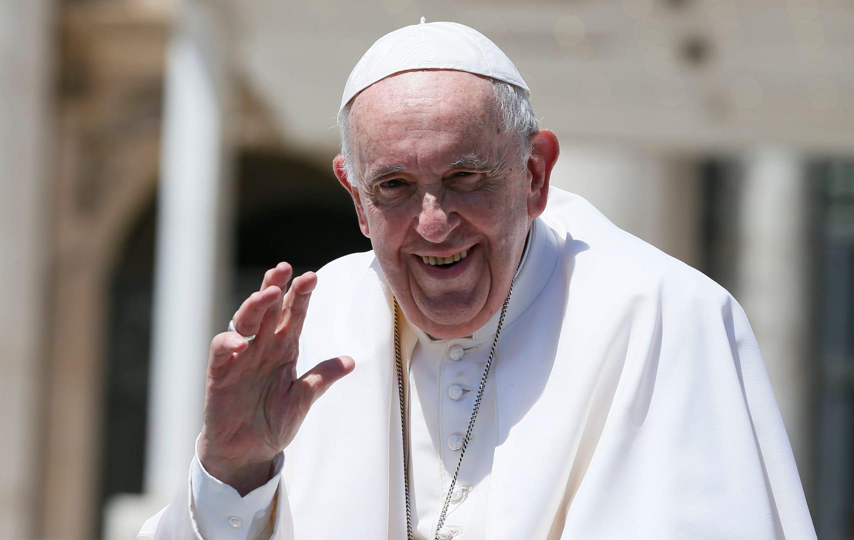 Pope praises wrinkles, criticizes obsession with looking ‘forever young’