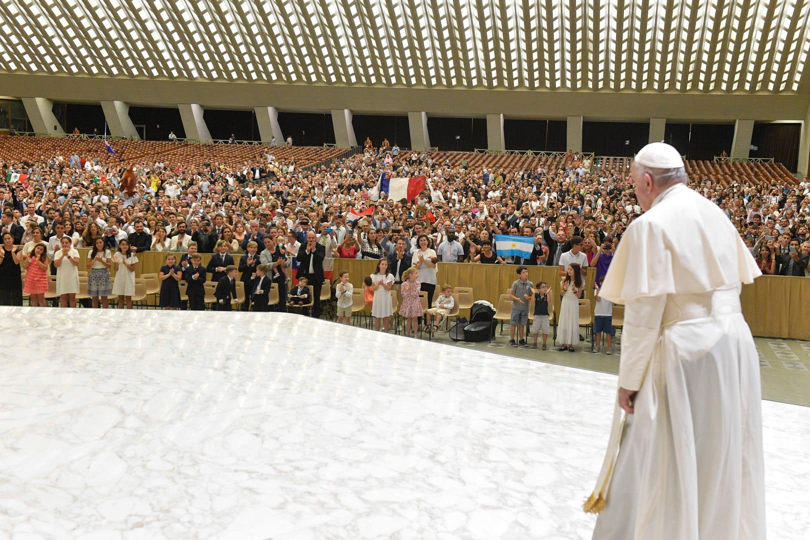 Preach the Gospel, obey the church, pope tells Neocatechumenal Way
