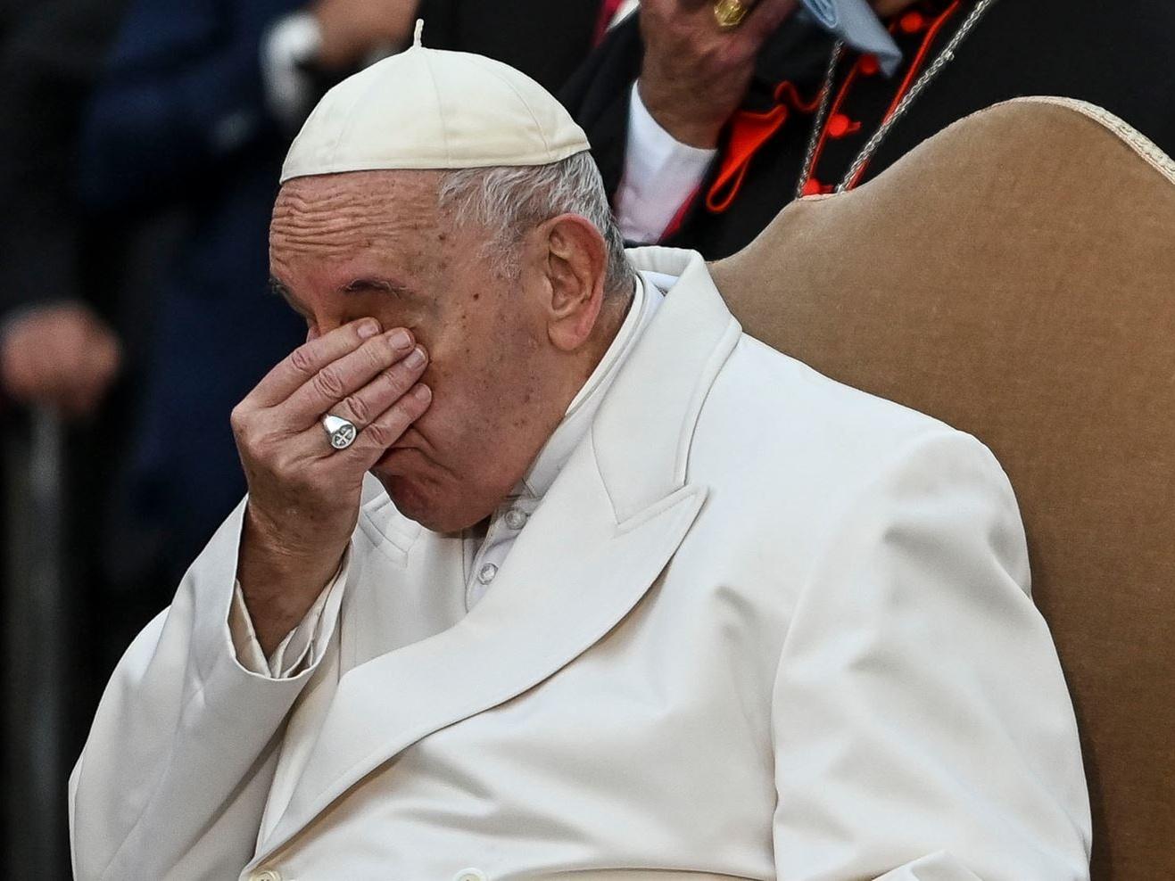 Vatican denies Pope struggling with eyesight in Portugal
