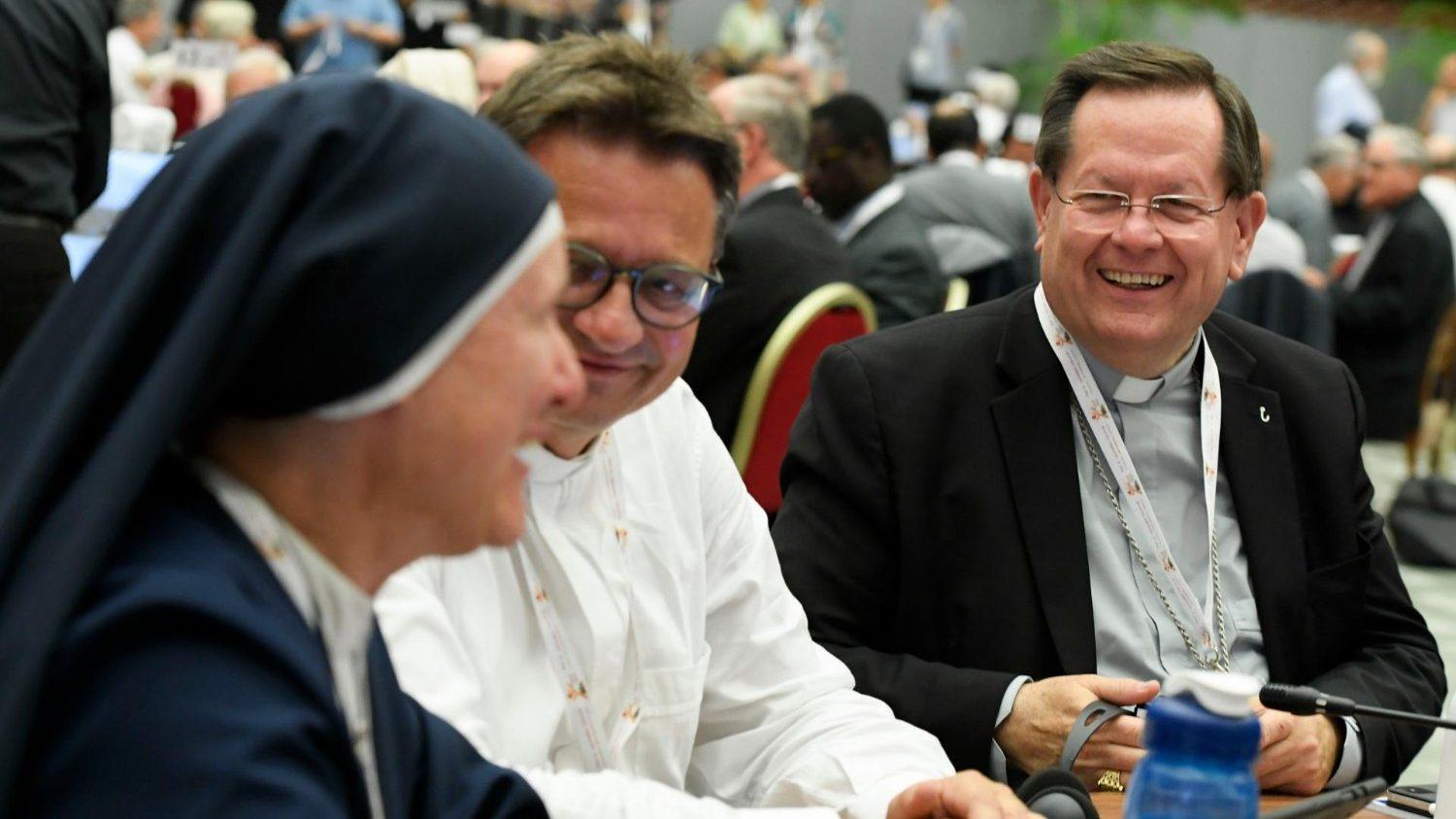 Synod participants claim ‘no polarization’ on women, LGBTQ+ issues