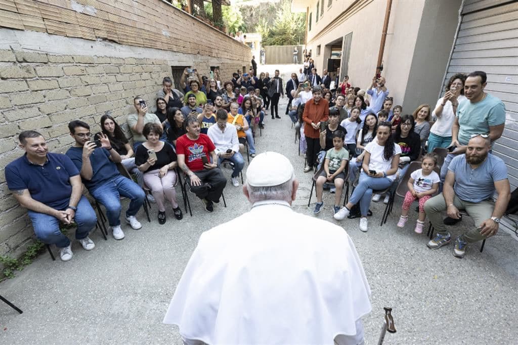 Pope’s parish visit captures growing dependence on foreign priests