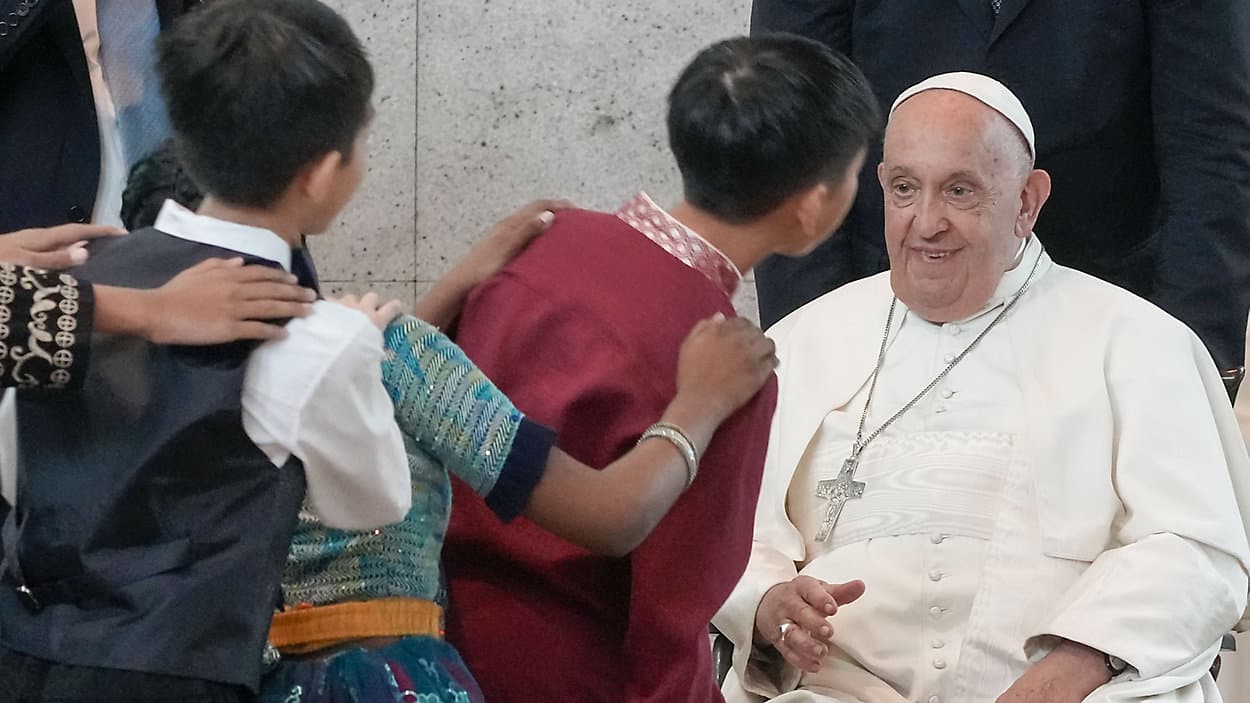 In China’s shadow, Pope asks Singapore to promote peace, multilateralism