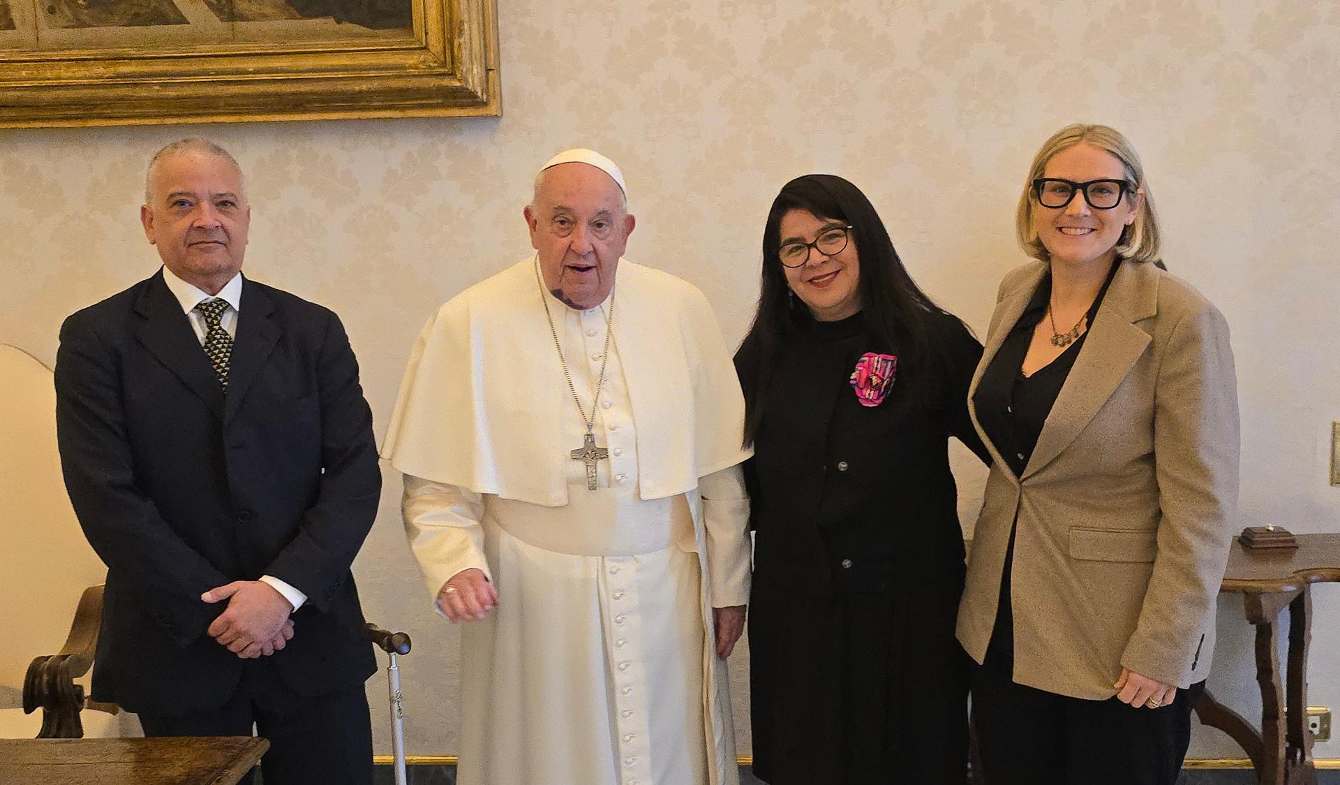 Pope meets journalists covering Peru scandals, including from Crux – offers full support