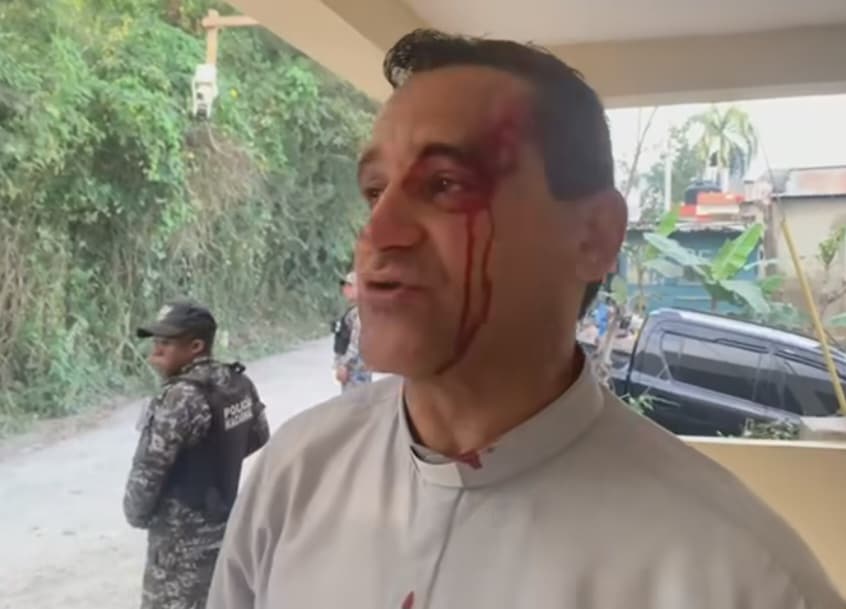 Priest hit with object during demonstration in Dominican Republic