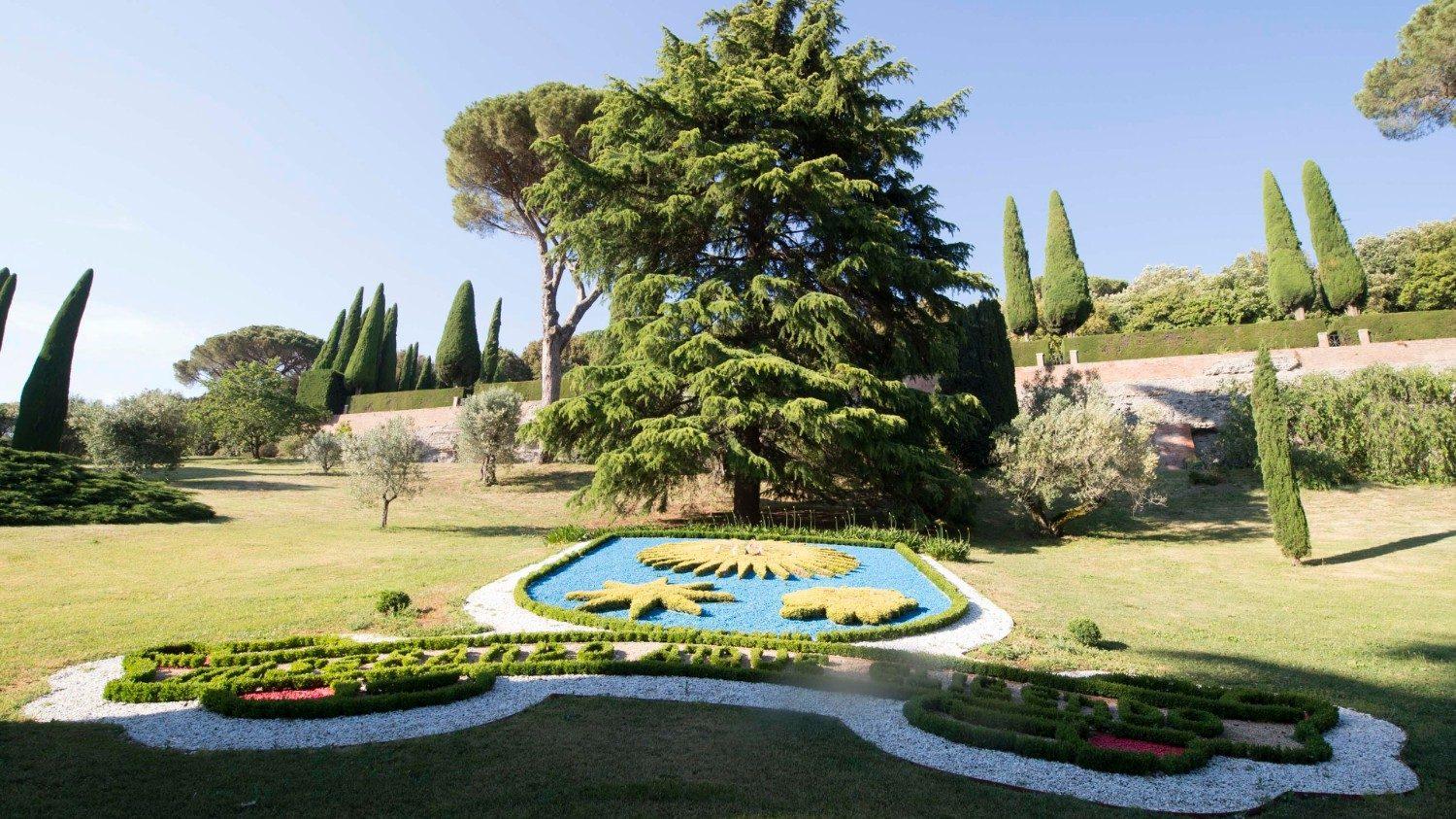 Reviving tradition, Pope Leo to spend July break at Castel Gandolfo