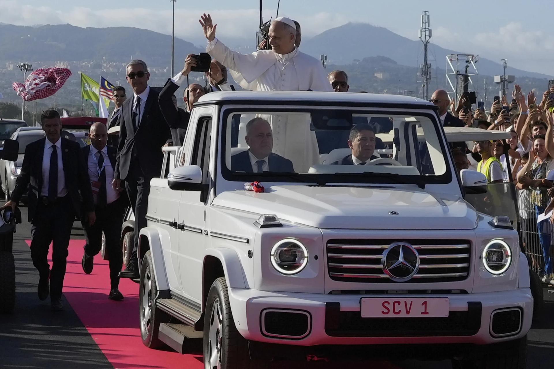 Pope Leo XIV tells 1 million Catholic youths that they are ‘the sign a different world is possible’