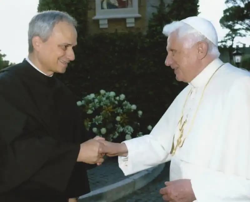 Le pape Léon XIII fait appel à son Benoît XVI intérieur en prônant une « laïcité saine »