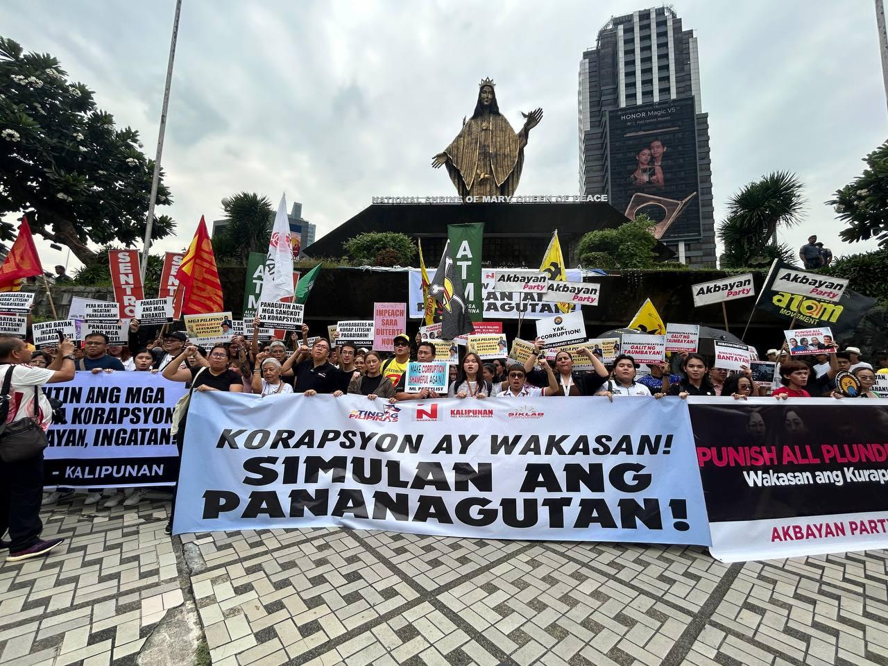 Mass held at historic Filipino shrine to denounce corruption scandal