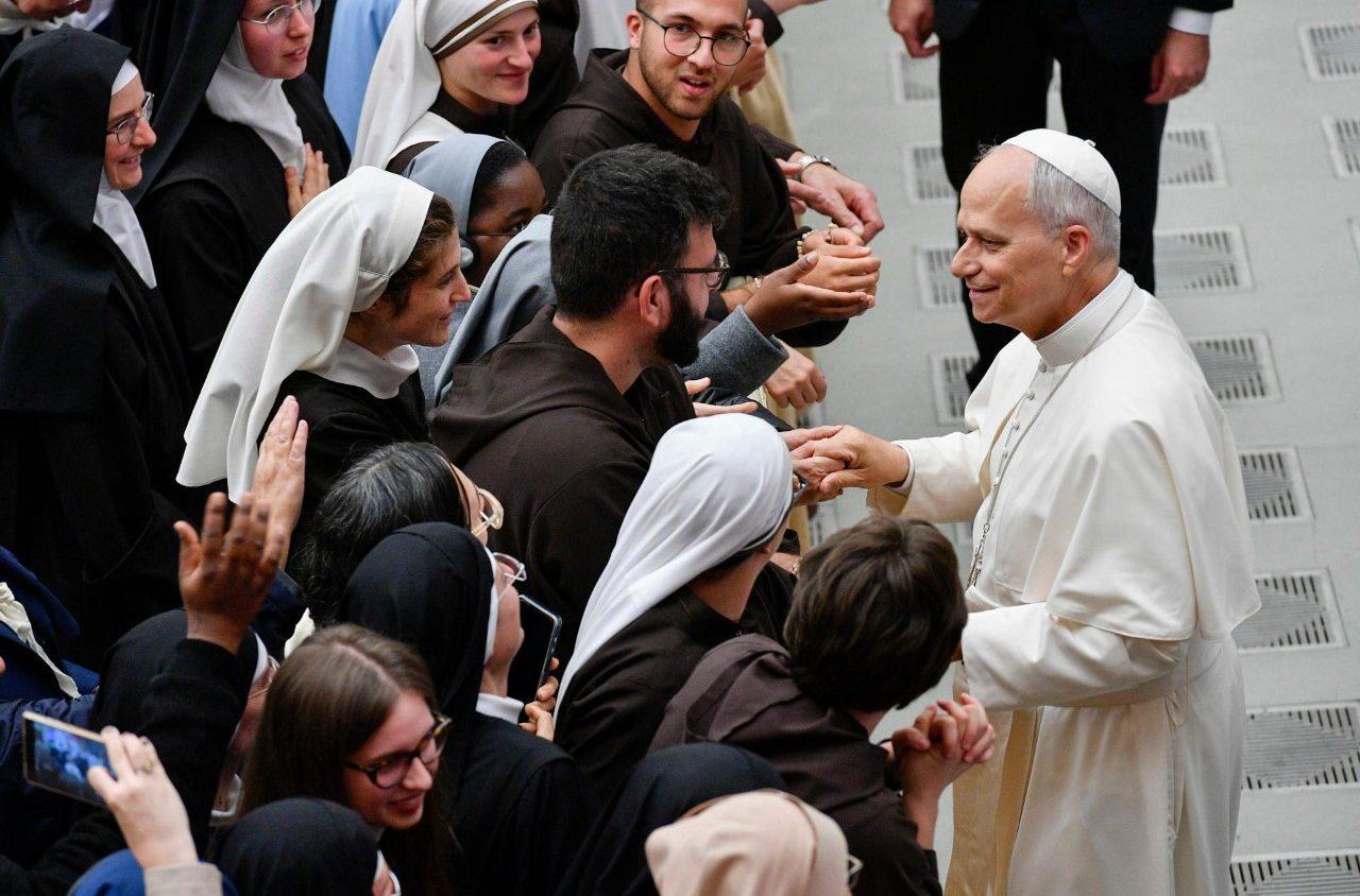 Pope tells consecrated men, women to continue path of synodality