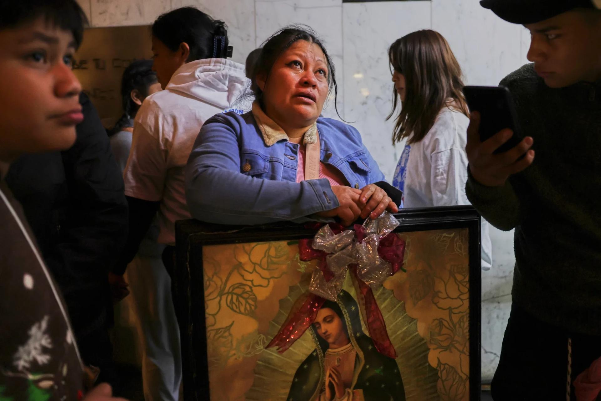 Thousands of devotees flood Mexico City for Virgin of Guadalupe pilgrimage