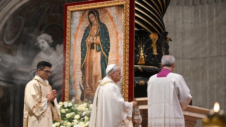 On Guadalupe feast, pope prays for end to global, church division