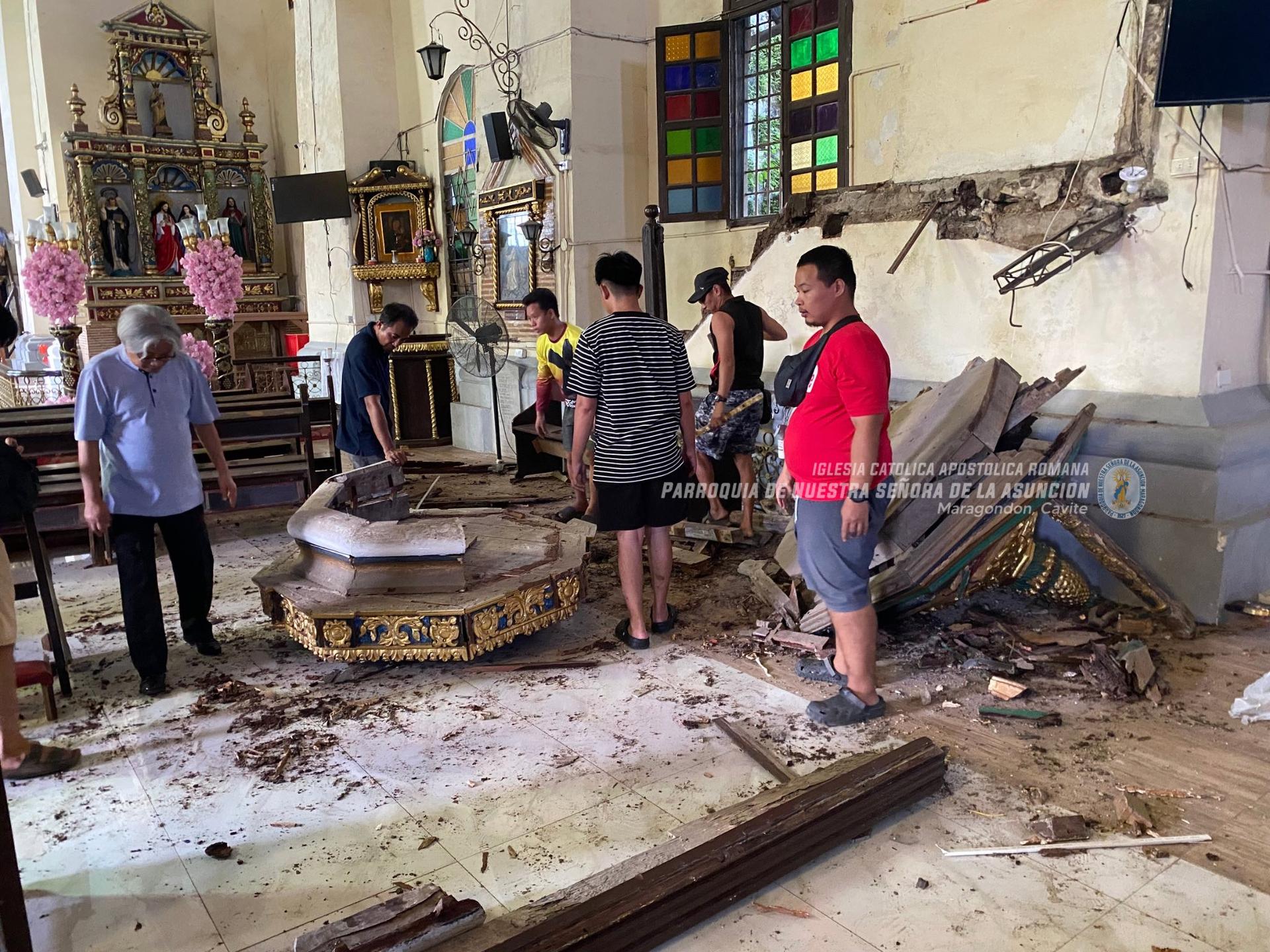 300-year-old pulpit, a national cultural treasure in Philippines, collapses