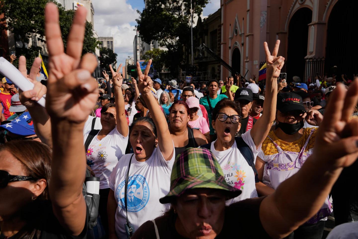 Virgin Mary procession draws thousands as Venezuela faces uncertain future