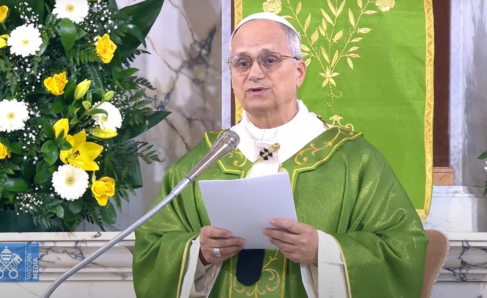 Pope makes first visit to Roman parish, issuing call to humility and peace