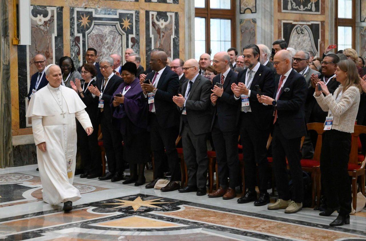 Experts condemn income disparity as unjust in healthcare