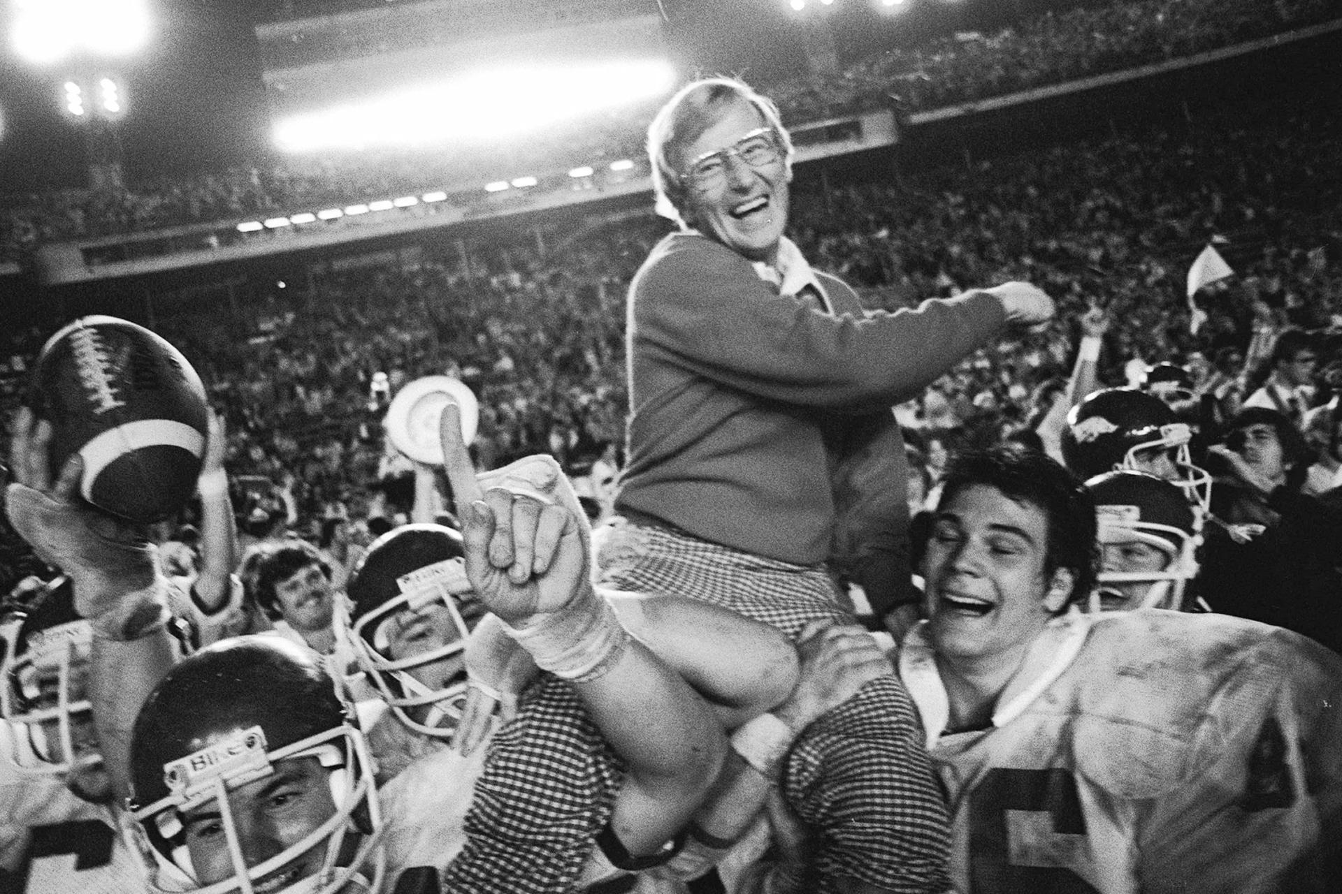 Lou Holtz, Catholic college football staple who coached Notre Dame to 1988 national title, dies at 89