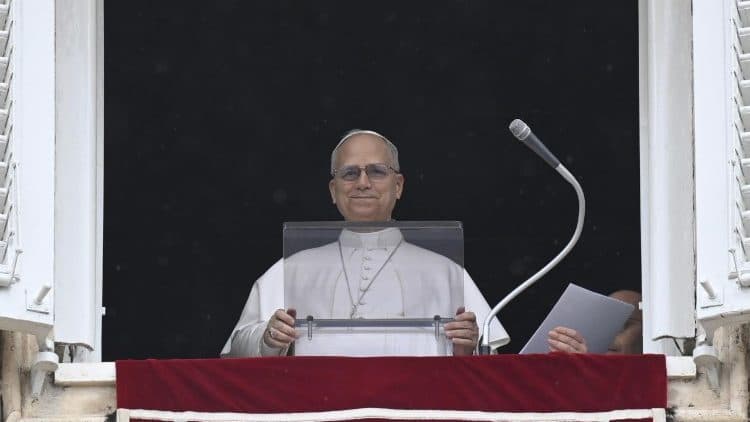 Pope calls for peace, says Christians ‘cannot remain silent’ before war