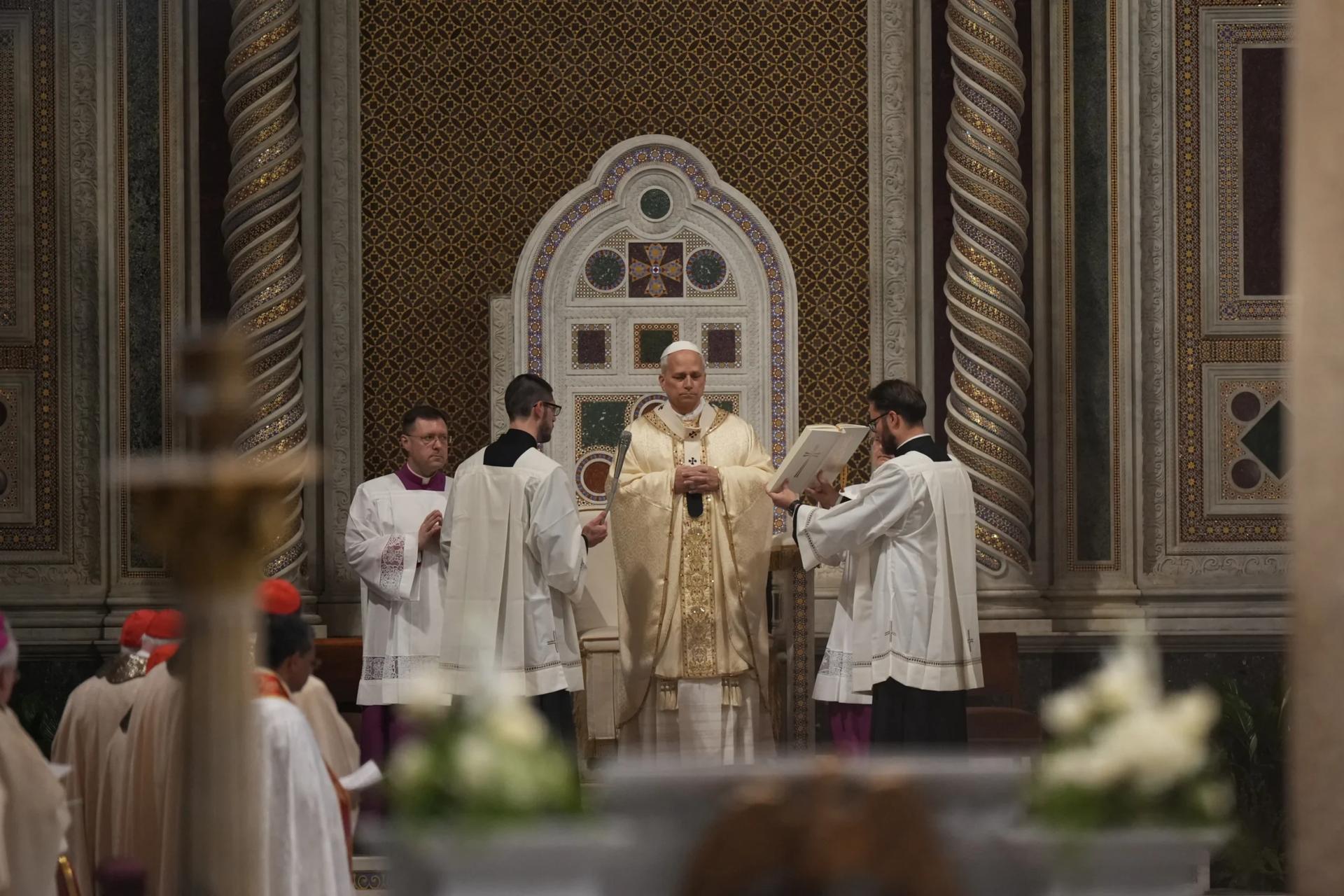 Peacemaking pope has calls with Ukraine, Israel leaders on Good Friday