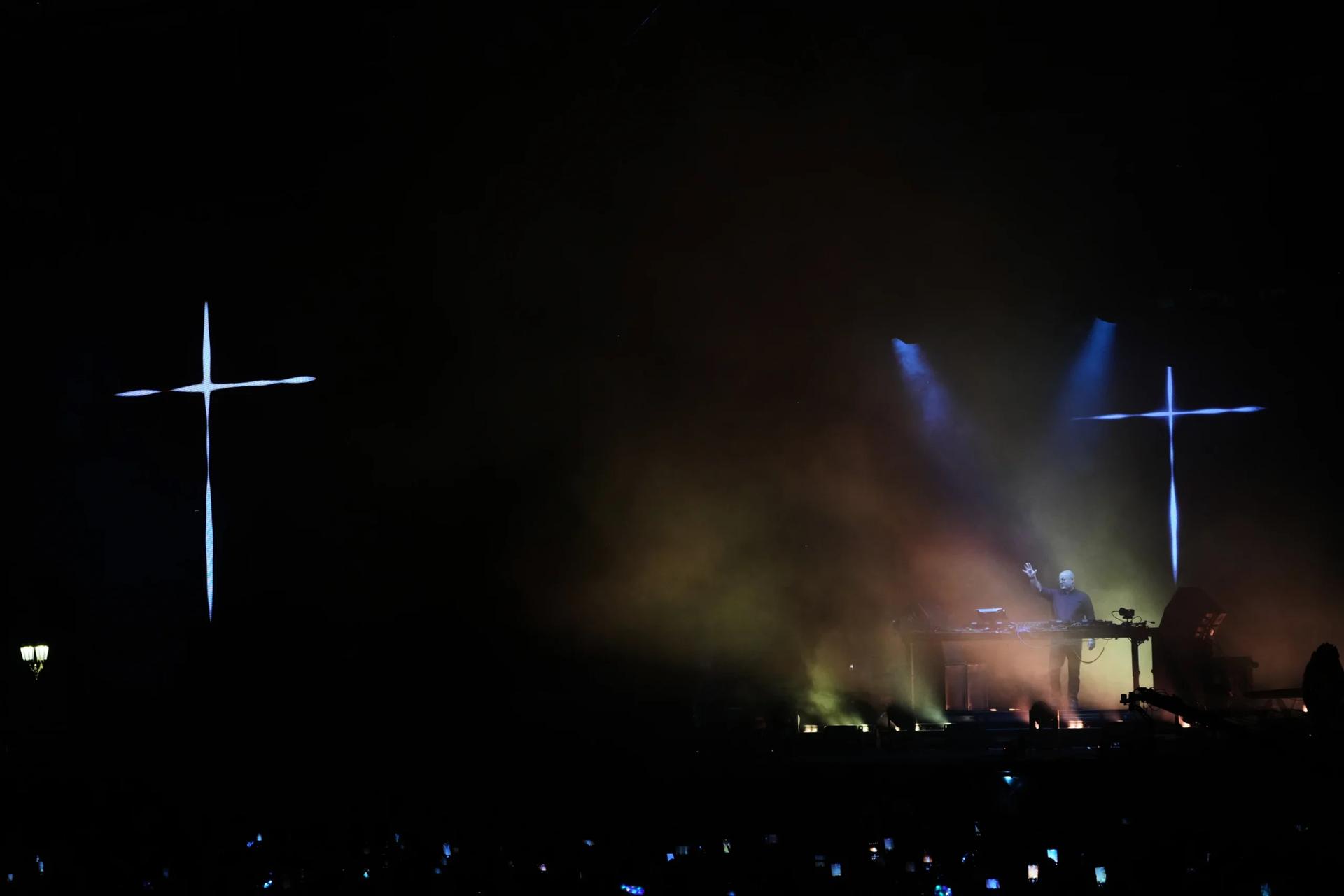 Padre Guilherme hosts rave in Argentina’s capital honoring late Pope Francis