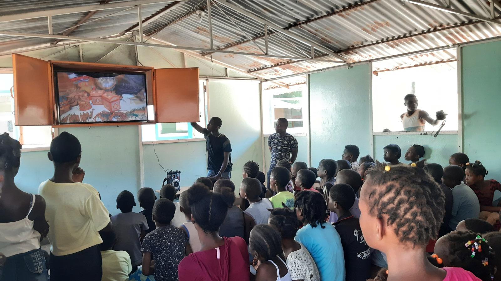 With lack of electricity, Brazilian missionaries will help Haitians watch World Cup matches