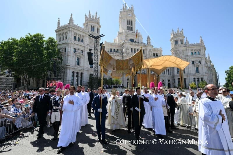 En Espagne, le pape propose une feuille de route pour un avenir d'espoir, affranchi des clivages idéologiques.