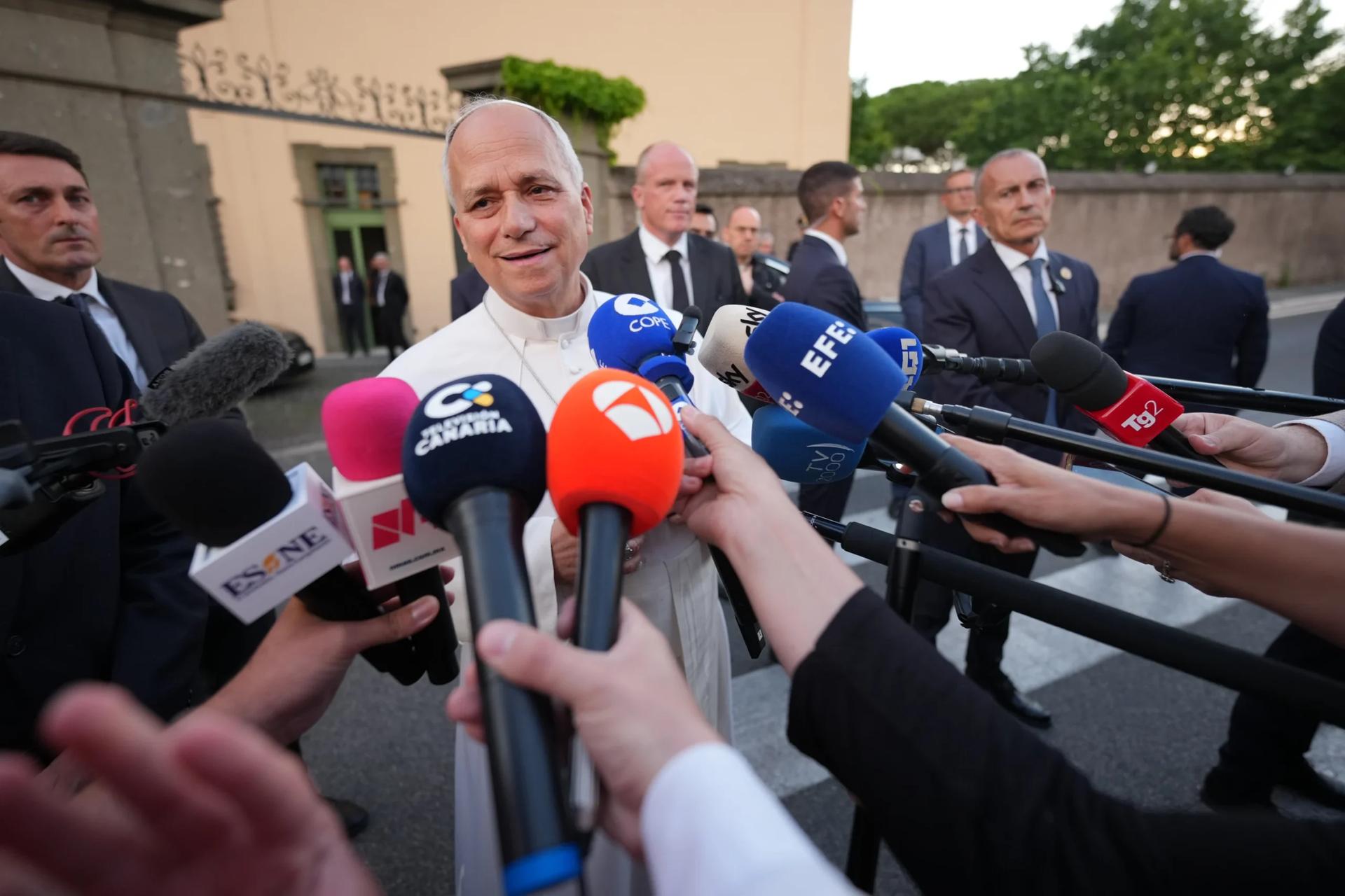 These traditionalist Catholics are defying Pope Leo XIV, and embracing their outsider status