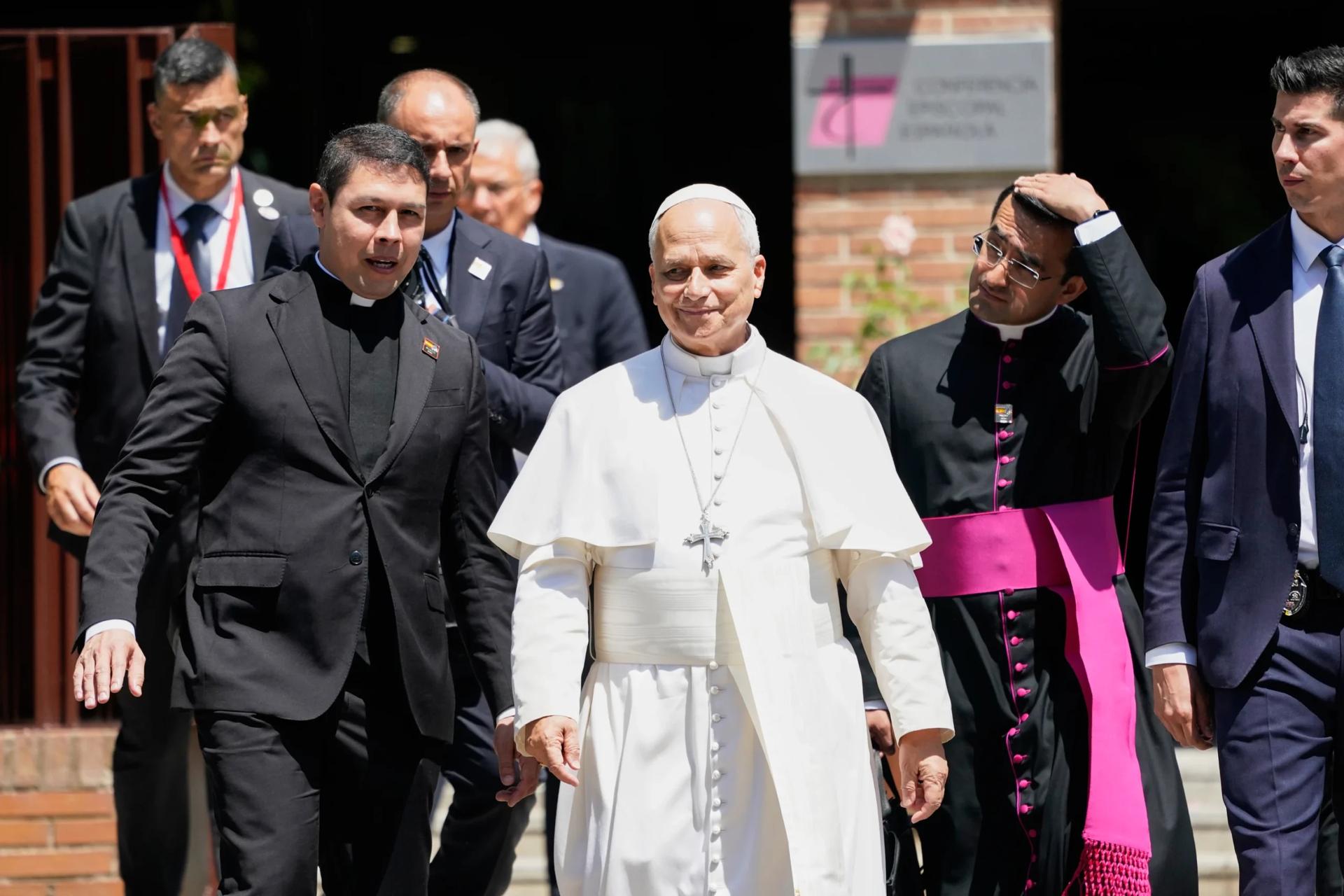Pope meets abuse victims on third day in Spain